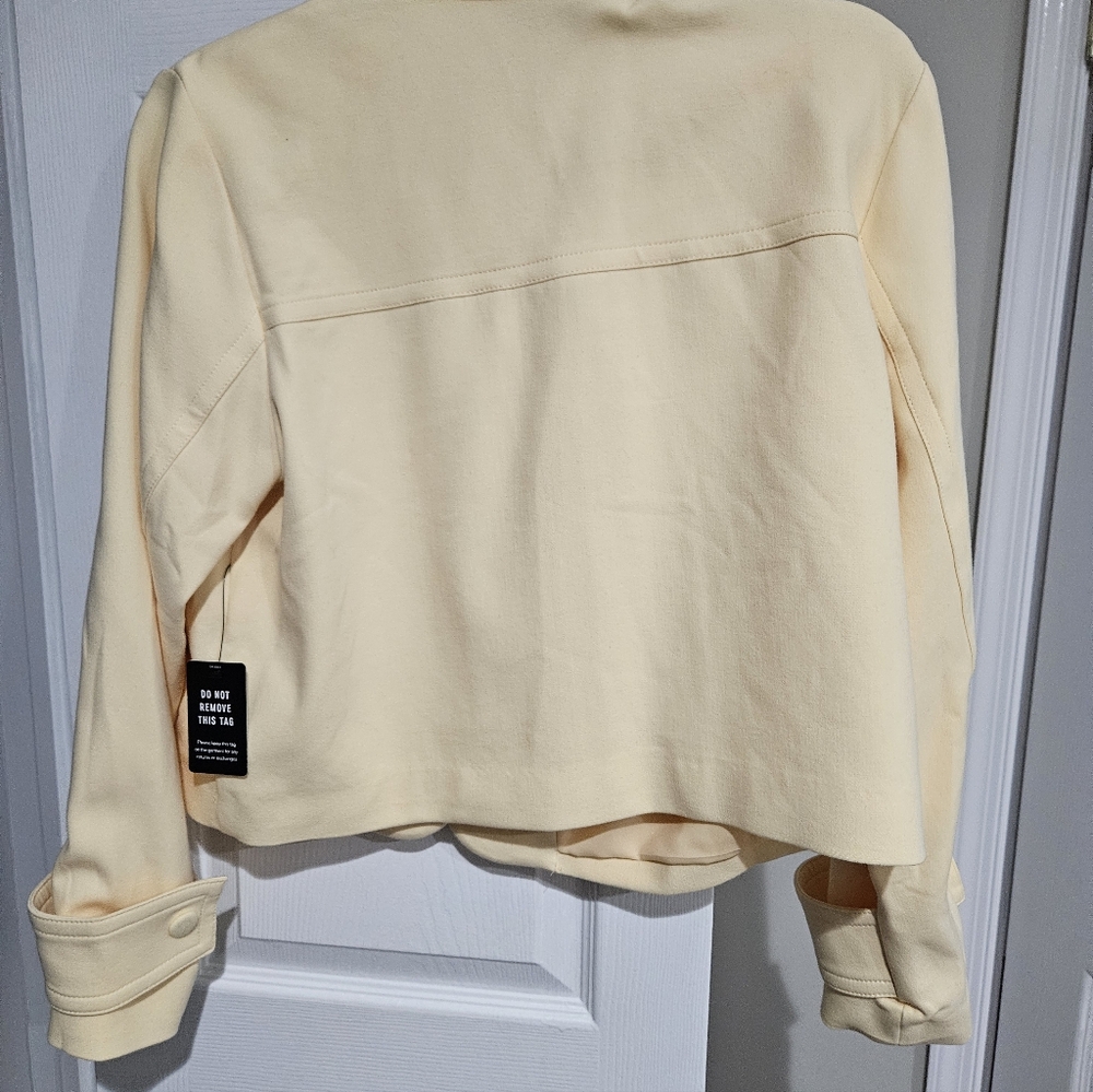 Express Cropped Button Jacket - Picture 3 of 4